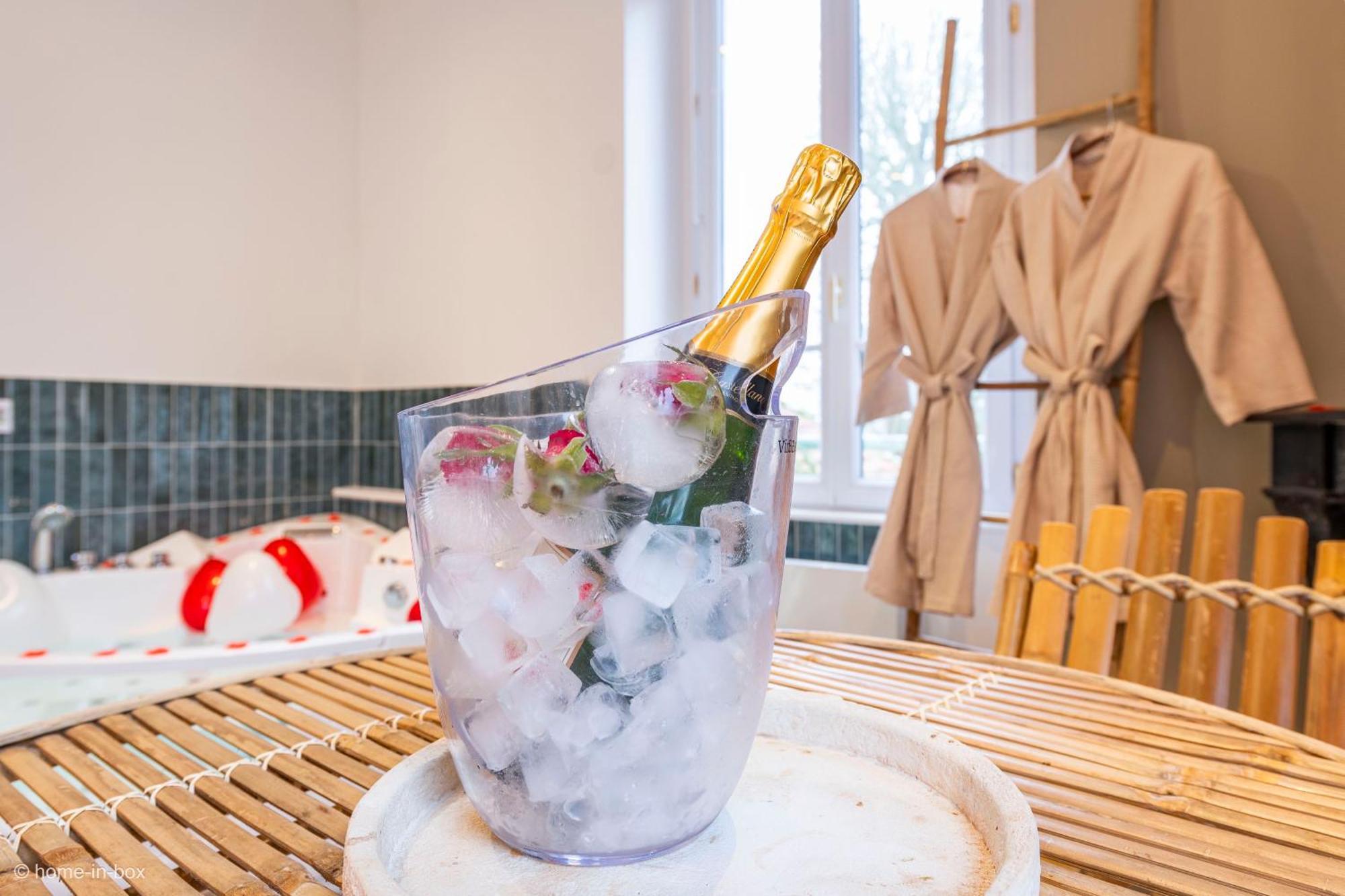 Le Nid D'Eliyah, Suites Avec Jacuzzi 15Min Disneyland Paris 南特伊·莱斯莫 外观 照片